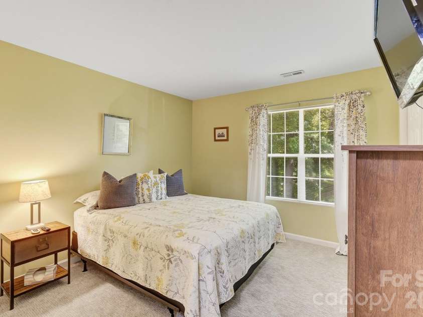 28 Secretariat Drive, Hendersonville, NC 28792.  MLS# CAR4404069, YatesRealty ID 38260. 
