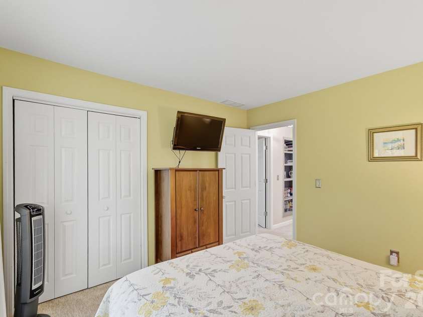 28 Secretariat Drive, Hendersonville, NC 28792.  MLS# CAR4404069, YatesRealty ID 38260. 