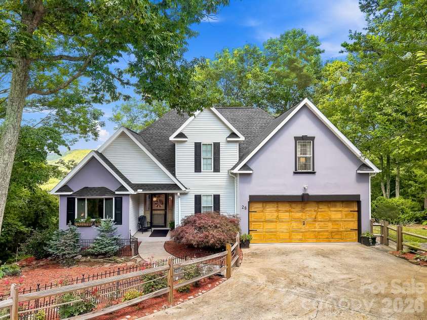 28 Secretariat Drive, Hendersonville, NC 28792.  MLS# CAR4404069, YatesRealty ID 38260. 
