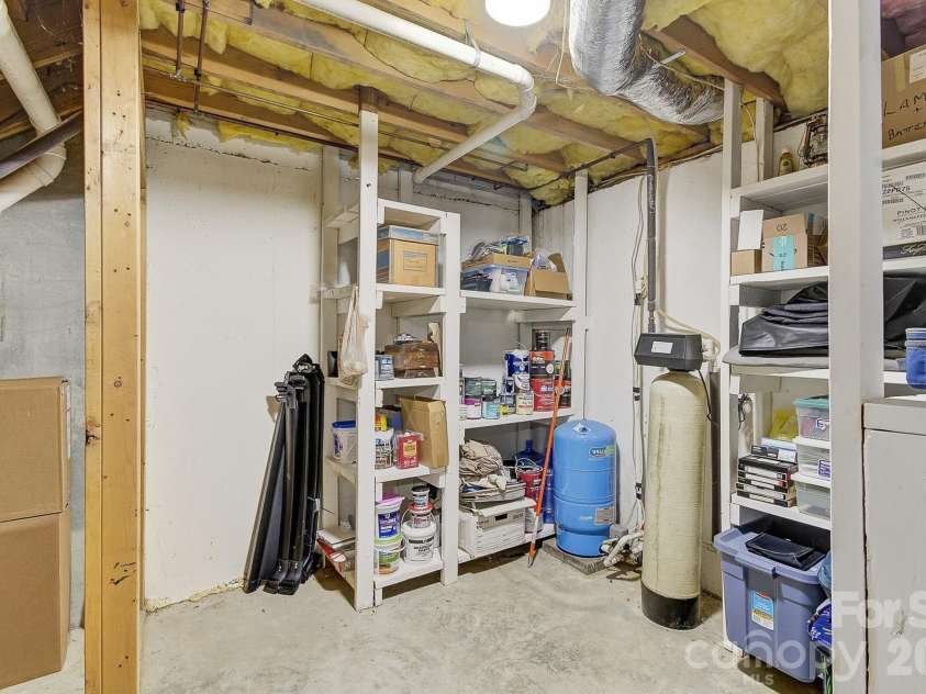 28 Secretariat Drive, Hendersonville, NC 28792.  MLS# CAR4404069, YatesRealty ID 38260. 
