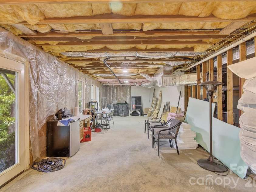 28 Secretariat Drive, Hendersonville, NC 28792.  MLS# CAR4404069, YatesRealty ID 38260. 