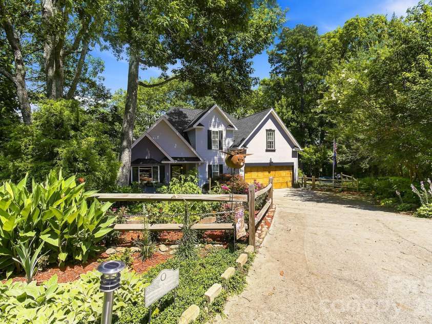 28 Secretariat Drive, Hendersonville, NC 28792.  MLS# CAR4404069, YatesRealty ID 38260. 