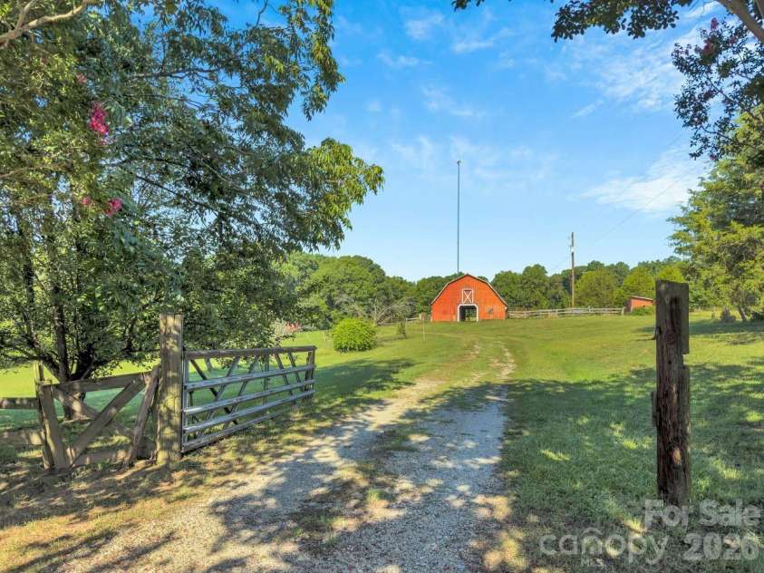 244 Chapman Road, Pacolet, SC 29372.  MLS# CAR4405573, YatesRealty ID 38261. 