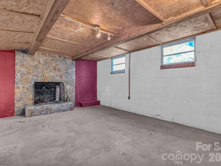 244 Chapman Road, Pacolet, SC 29372.  MLS# CAR4405573, YatesRealty ID 38261. 