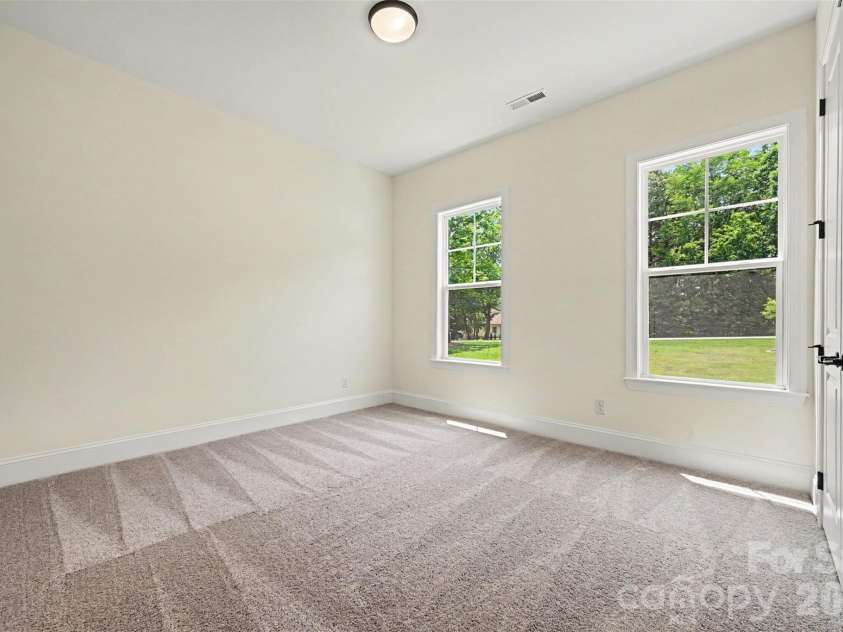 131 High Lake Drive, Statesville, NC 28677.  MLS# CAR4384337, YatesRealty ID 38262. 