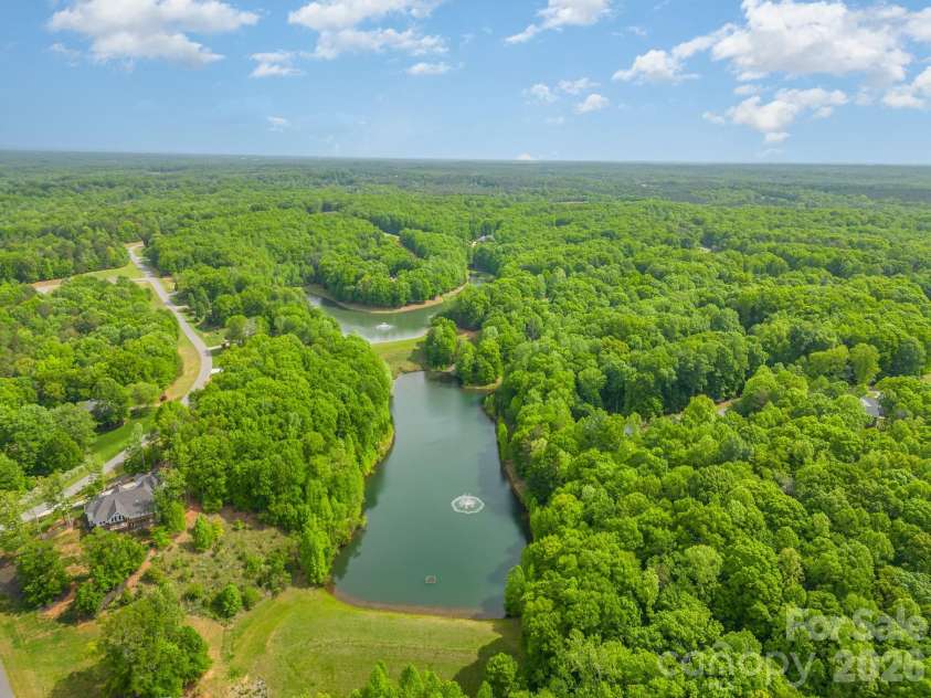 131 High Lake Drive, Statesville, NC 28677.  MLS# CAR4384337, YatesRealty ID 38262. 