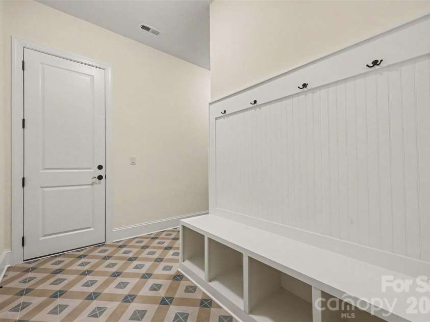 131 High Lake Drive, Statesville, NC 28677.  MLS# CAR4384337, YatesRealty ID 38262. Mudroom