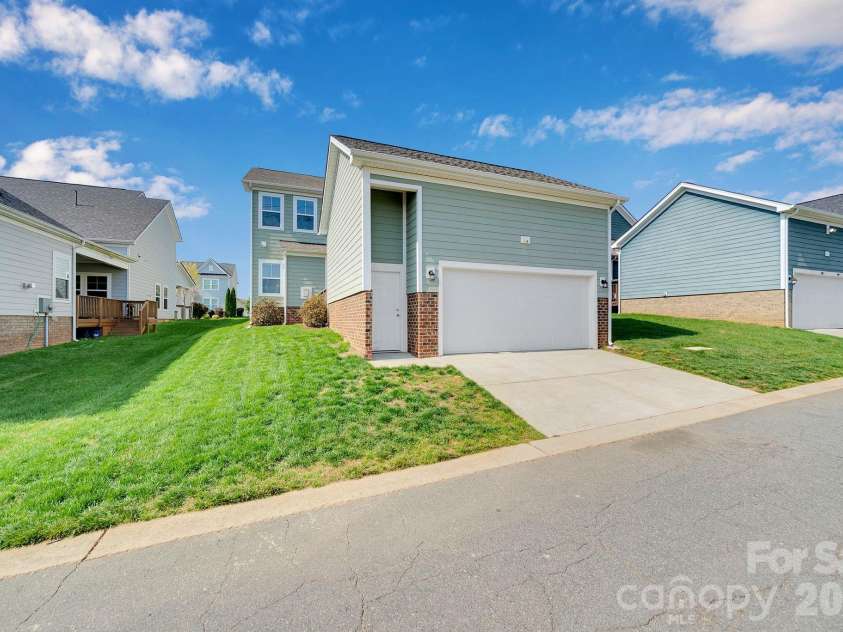 3556 County Down Avenue, Kannapolis, NC 28081.  MLS# CAR4360697, YatesRealty ID 38263. 