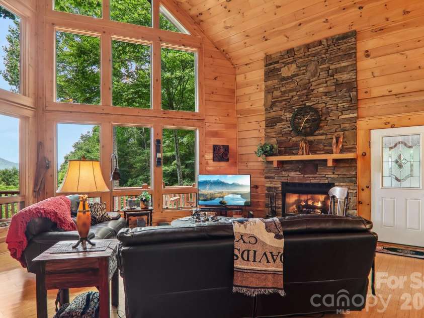157 Kanusati Trail, Maggie Valley, NC 28751.  MLS# CAR4400203, YatesRealty ID 38264. 