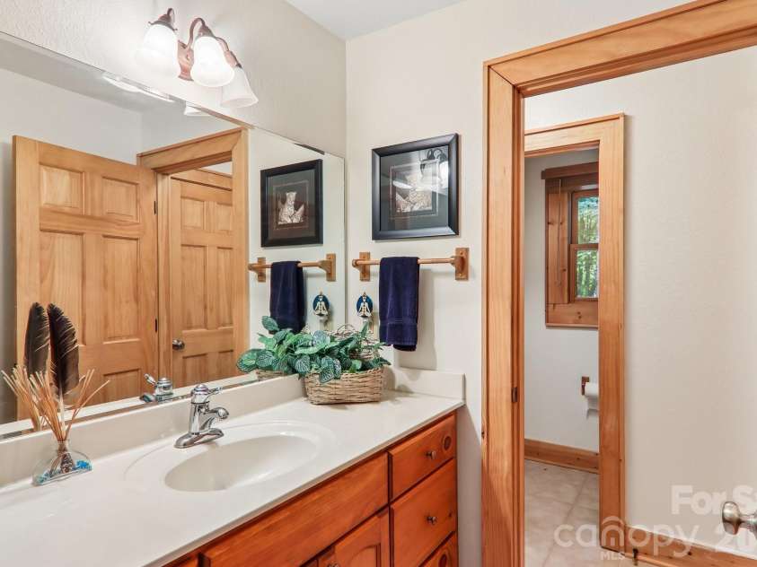 157 Kanusati Trail, Maggie Valley, NC 28751.  MLS# CAR4400203, YatesRealty ID 38264. 