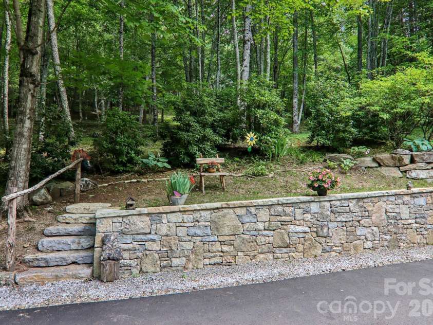 157 Kanusati Trail, Maggie Valley, NC 28751.  MLS# CAR4400203, YatesRealty ID 38264. 