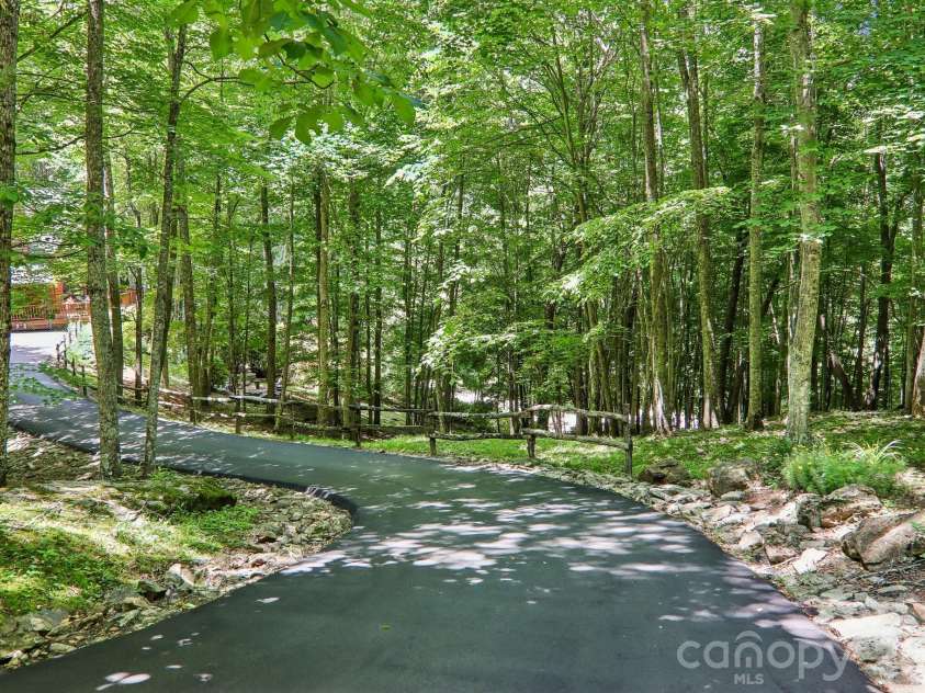 157 Kanusati Trail, Maggie Valley, NC 28751.  MLS# CAR4400203, YatesRealty ID 38264. 