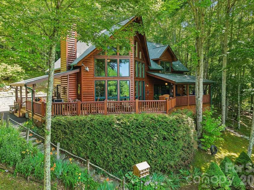 157 Kanusati Trail, Maggie Valley, NC 28751.  MLS# CAR4400203, YatesRealty ID 38264. 