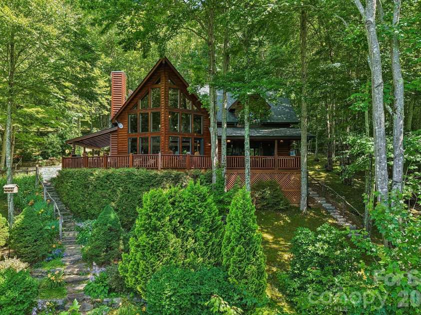 157 Kanusati Trail, Maggie Valley, NC 28751.  MLS# CAR4400203, YatesRealty ID 38264. 