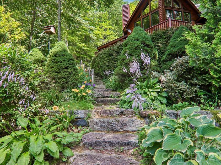 157 Kanusati Trail, Maggie Valley, NC 28751.  MLS# CAR4400203, YatesRealty ID 38264. 