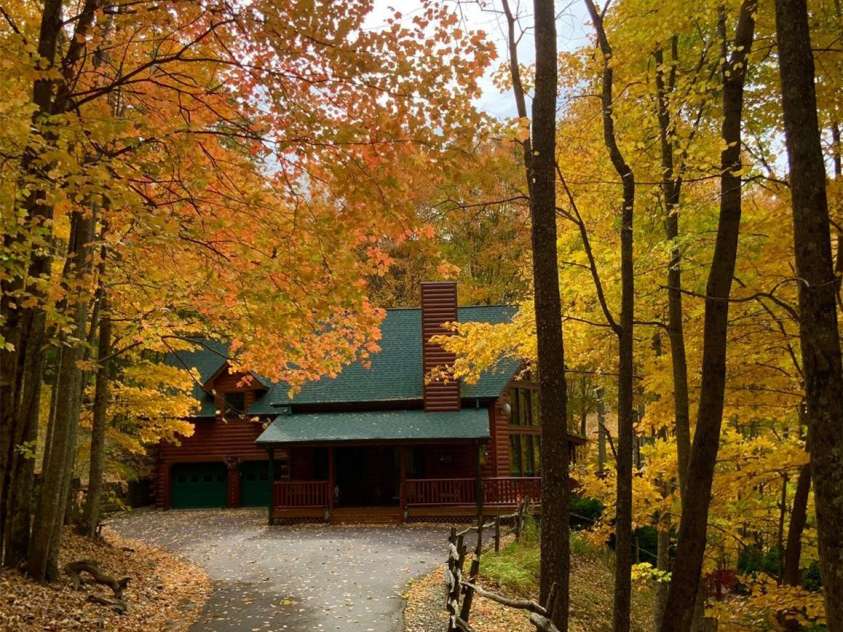 157 Kanusati Trail, Maggie Valley, NC 28751.  MLS# CAR4400203, YatesRealty ID 38264. 