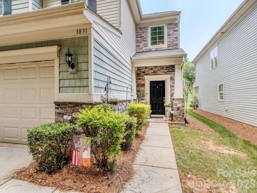 3831 Park South Station Boulevard, Charlotte, NC 28210.  MLS# CAR4398889, YatesRealty ID 38265. 