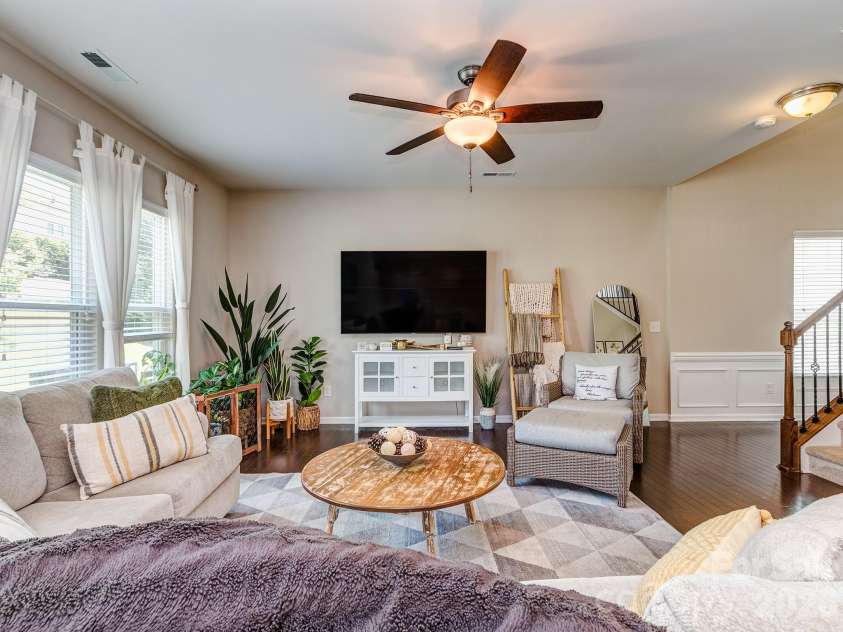 3831 Park South Station Boulevard, Charlotte, NC 28210.  MLS# CAR4398889, YatesRealty ID 38265. 