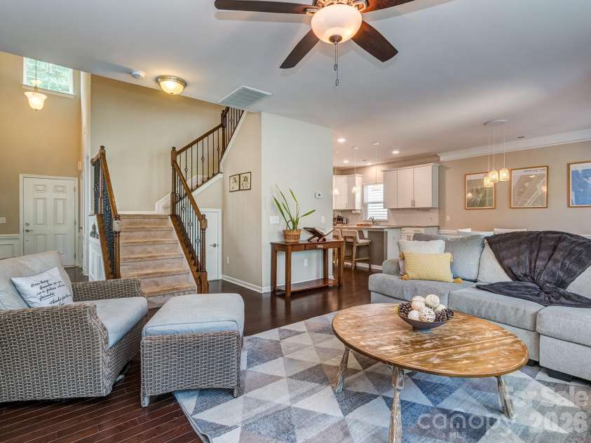 3831 Park South Station Boulevard, Charlotte, NC 28210.  MLS# CAR4398889, YatesRealty ID 38265. 