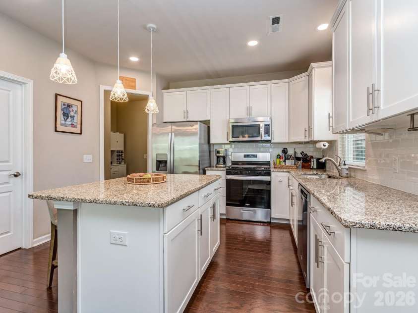 3831 Park South Station Boulevard, Charlotte, NC 28210.  MLS# CAR4398889, YatesRealty ID 38265. 