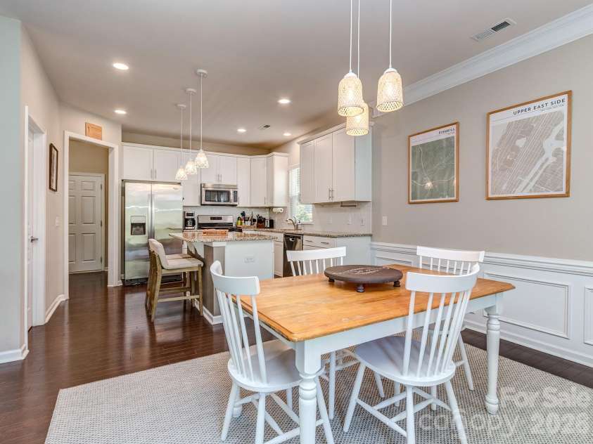3831 Park South Station Boulevard, Charlotte, NC 28210.  MLS# CAR4398889, YatesRealty ID 38265. 