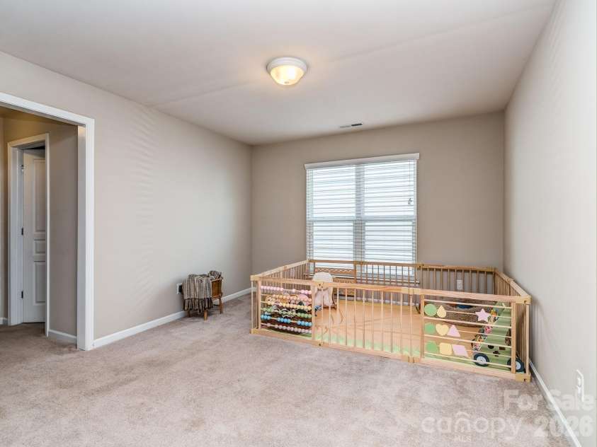 3831 Park South Station Boulevard, Charlotte, NC 28210.  MLS# CAR4398889, YatesRealty ID 38265. 