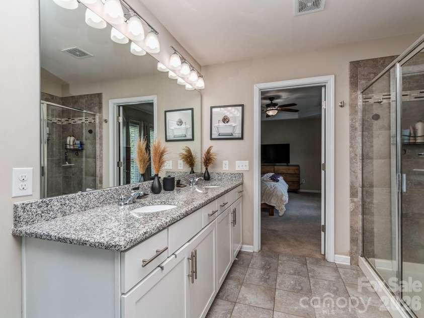 3831 Park South Station Boulevard, Charlotte, NC 28210.  MLS# CAR4398889, YatesRealty ID 38265. 