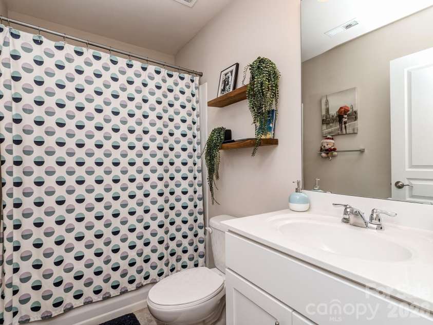 3831 Park South Station Boulevard, Charlotte, NC 28210.  MLS# CAR4398889, YatesRealty ID 38265. 