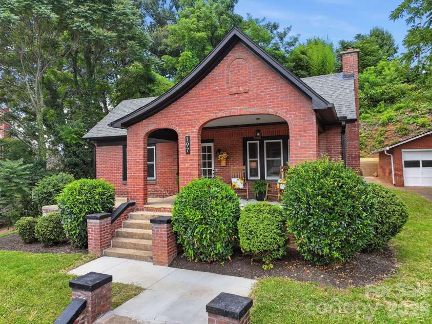 197 Academy Street, Canton, NC 28716.  MLS# CAR4403266, YatesRealty ID 38268. 