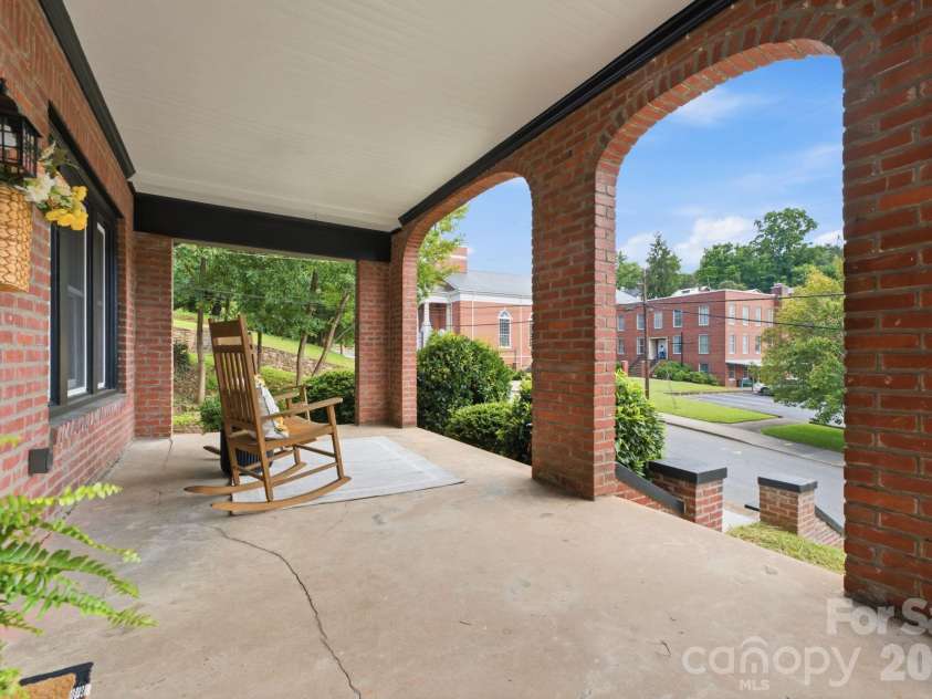 197 Academy Street, Canton, NC 28716.  MLS# CAR4403266, YatesRealty ID 38268. 