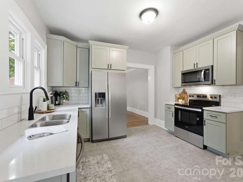197 Academy Street, Canton, NC 28716.  MLS# CAR4403266, YatesRealty ID 38268. 