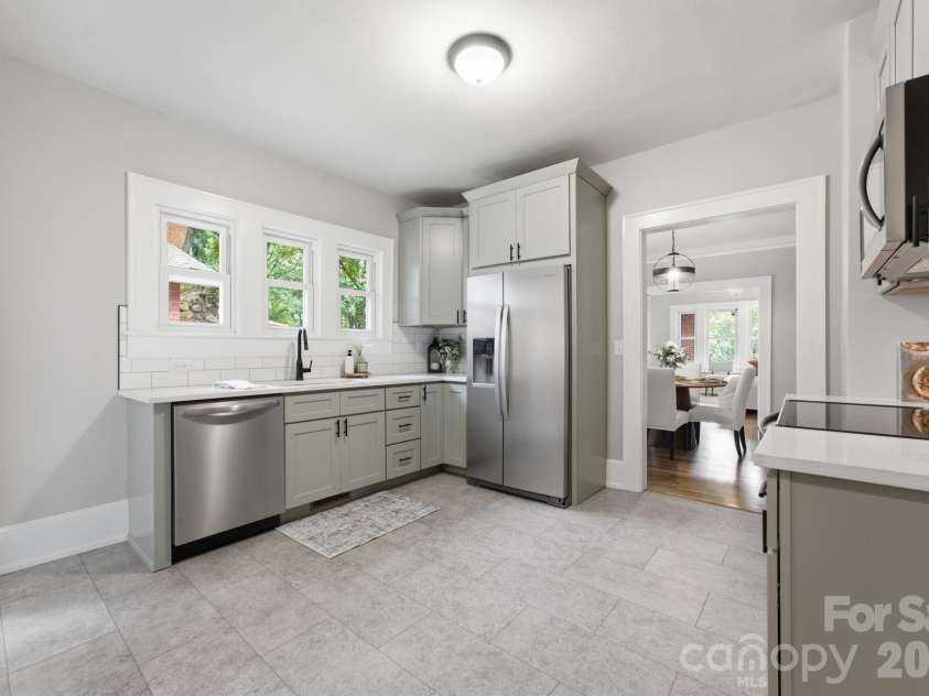 197 Academy Street, Canton, NC 28716.  MLS# CAR4403266, YatesRealty ID 38268. 