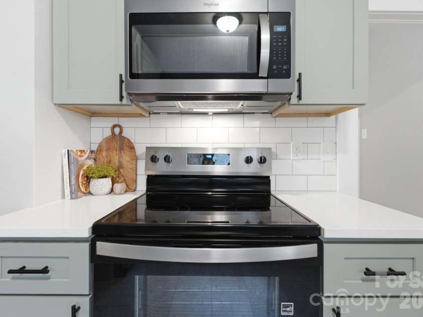 197 Academy Street, Canton, NC 28716.  MLS# CAR4403266, YatesRealty ID 38268. 