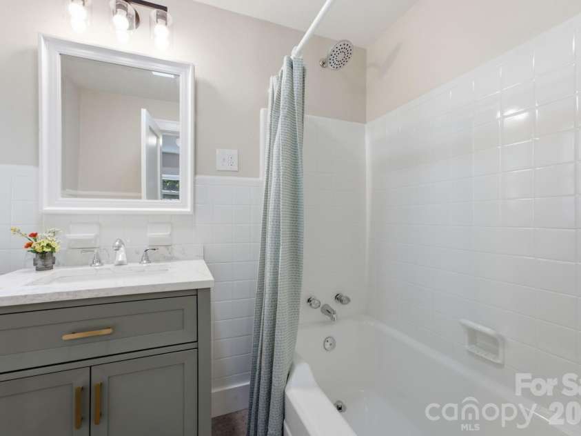 197 Academy Street, Canton, NC 28716.  MLS# CAR4403266, YatesRealty ID 38268. 