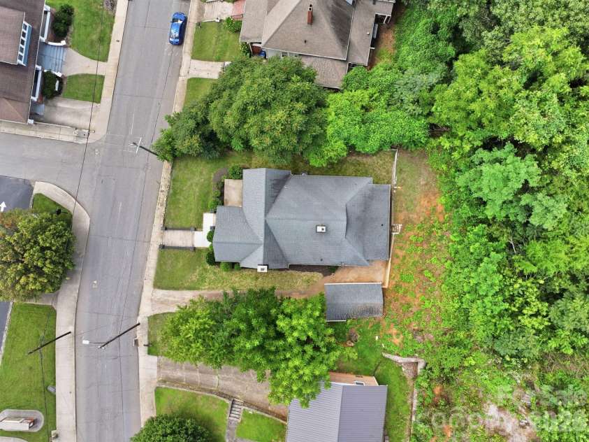 197 Academy Street, Canton, NC 28716.  MLS# CAR4403266, YatesRealty ID 38268. 