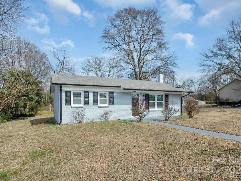 200 Shannonhouse Street, Shelby, NC 28152.  MLS# CAR4241307, YatesRealty ID 3827. 
