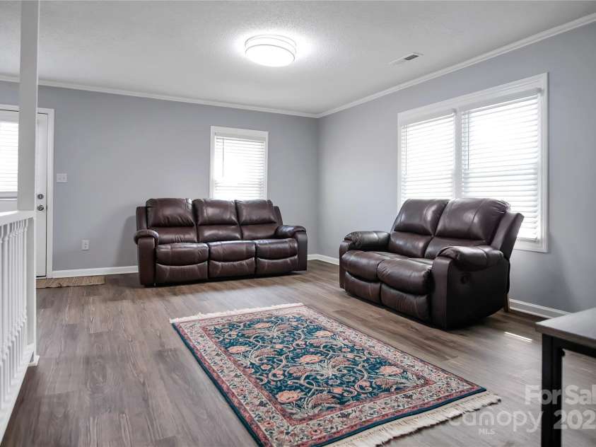 200 Shannonhouse Street, Shelby, NC 28152.  MLS# CAR4241307, YatesRealty ID 3827. 