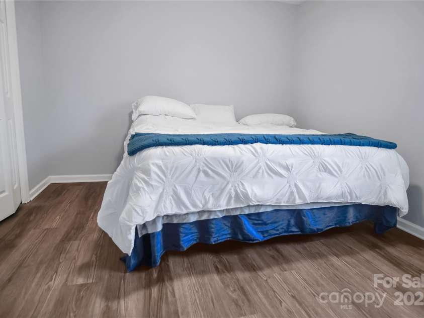 200 Shannonhouse Street, Shelby, NC 28152.  MLS# CAR4241307, YatesRealty ID 3827. 