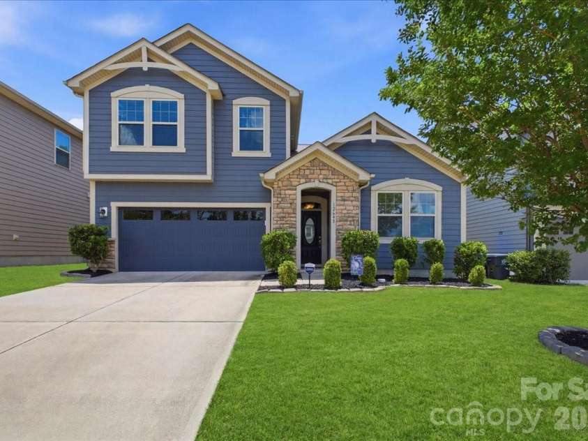 12628 Heath Grove Drive, Huntersville, NC 28078.  MLS# CAR4397306, YatesRealty ID 38271. 