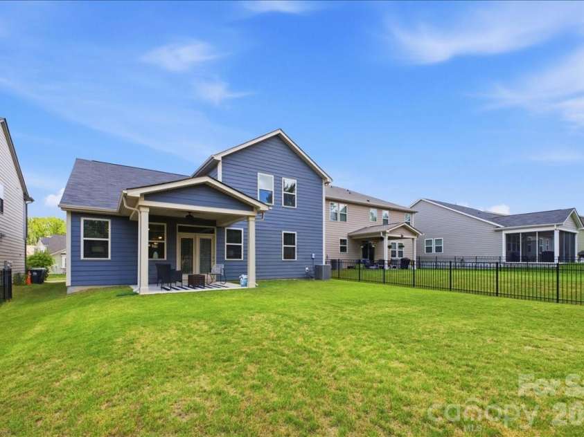 12628 Heath Grove Drive, Huntersville, NC 28078.  MLS# CAR4397306, YatesRealty ID 38271. 