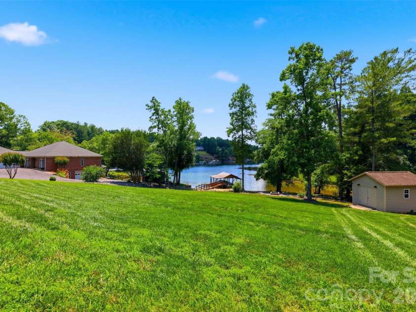 495 Windsor Drive, Taylorsville, NC 28681.  MLS# CAR4396399, YatesRealty ID 38272. 