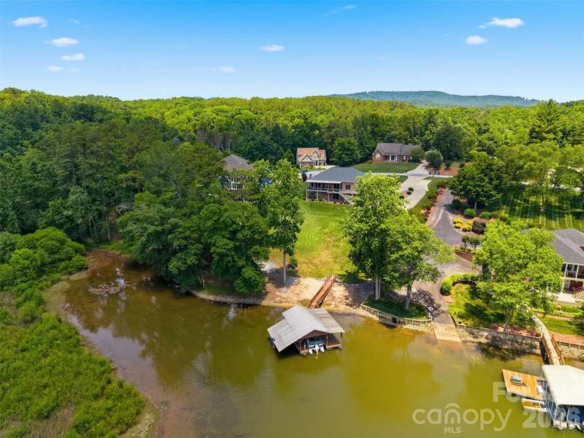 495 Windsor Drive, Taylorsville, NC 28681.  MLS# CAR4396399, YatesRealty ID 38272. 