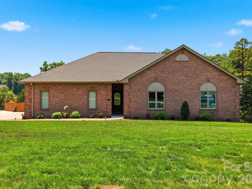 495 Windsor Drive, Taylorsville, NC 28681.  MLS# CAR4396399, YatesRealty ID 38272. 