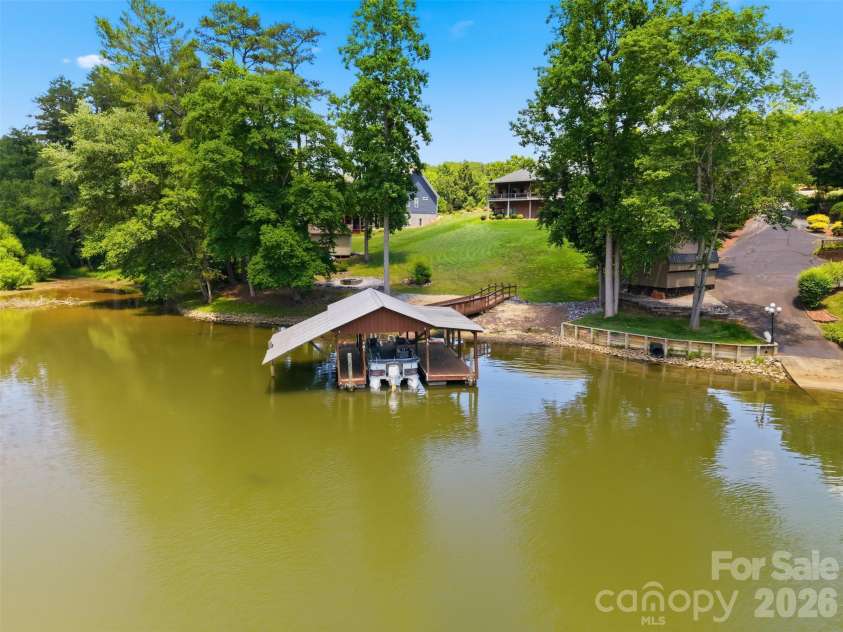 495 Windsor Drive, Taylorsville, NC 28681.  MLS# CAR4396399, YatesRealty ID 38272. 