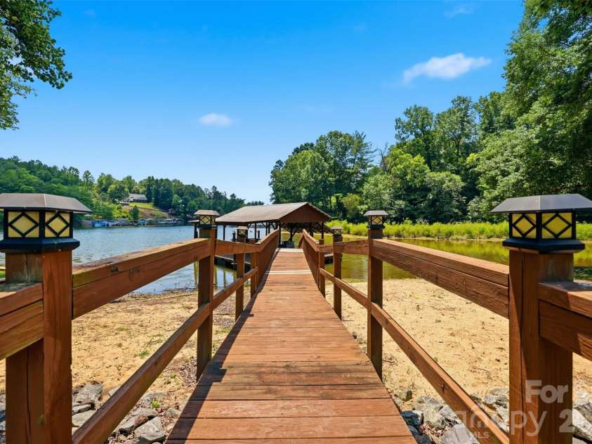 495 Windsor Drive, Taylorsville, NC 28681.  MLS# CAR4396399, YatesRealty ID 38272. 