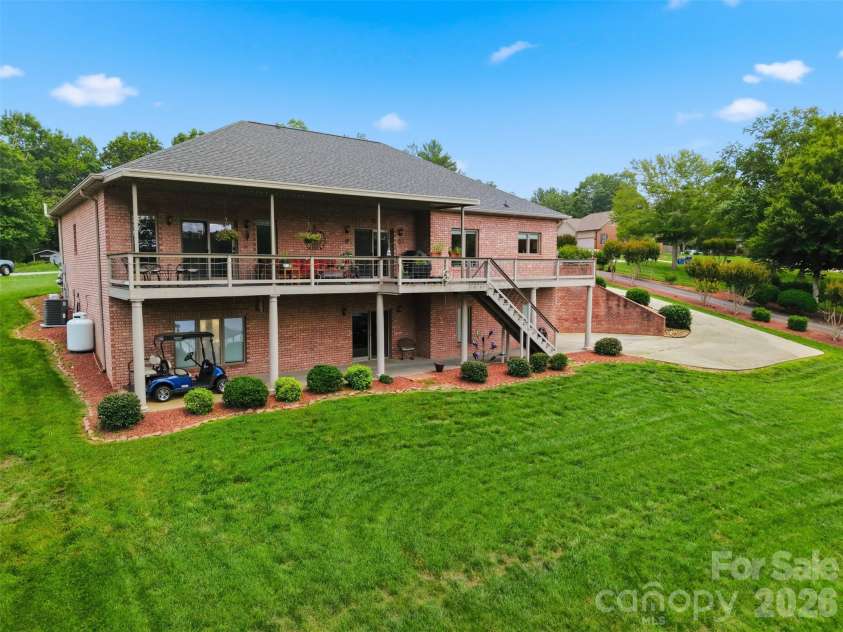 495 Windsor Drive, Taylorsville, NC 28681.  MLS# CAR4396399, YatesRealty ID 38272. 