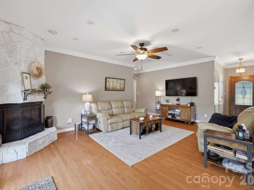 495 Windsor Drive, Taylorsville, NC 28681.  MLS# CAR4396399, YatesRealty ID 38272. 