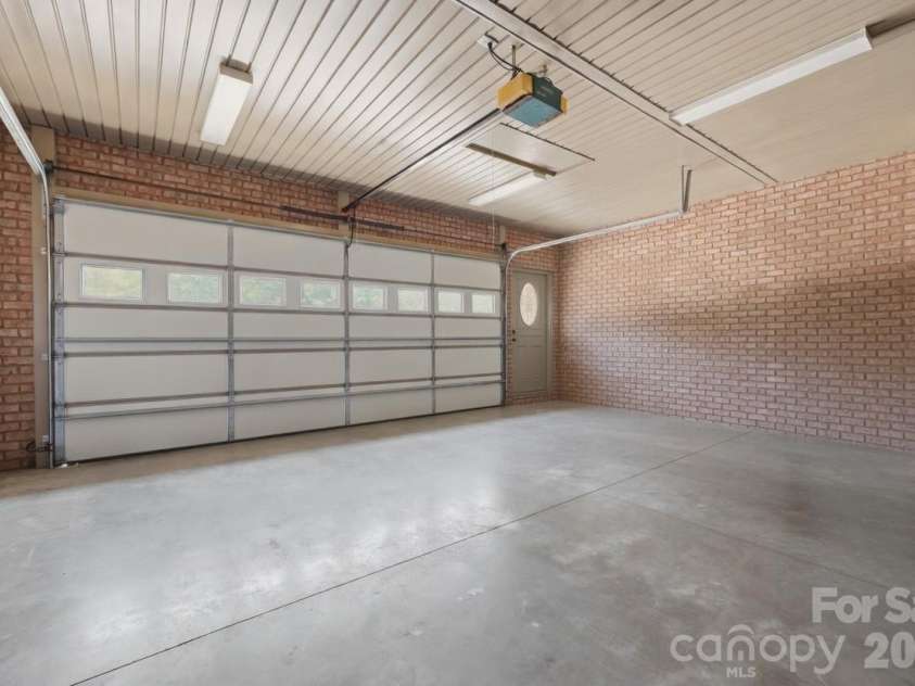 495 Windsor Drive, Taylorsville, NC 28681.  MLS# CAR4396399, YatesRealty ID 38272. 