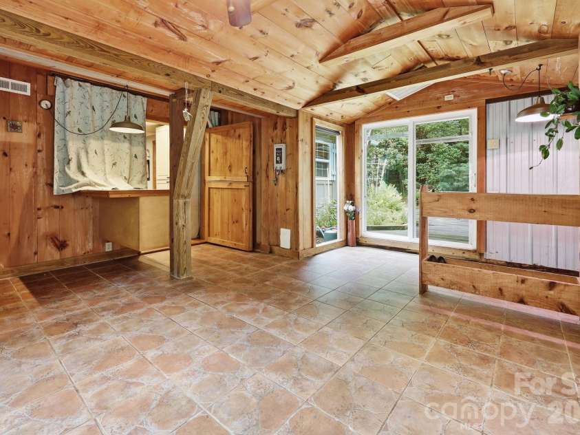 98 Secluded Cove, Waynesville, NC 28785.  MLS# CAR4401533, YatesRealty ID 38273. 