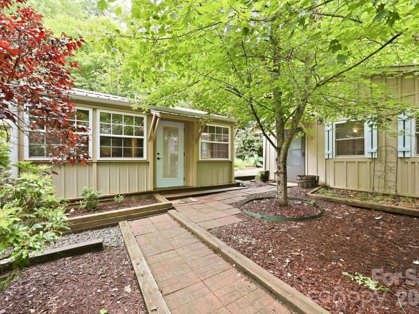98 Secluded Cove, Waynesville, NC 28785.  MLS# CAR4401533, YatesRealty ID 38273. 